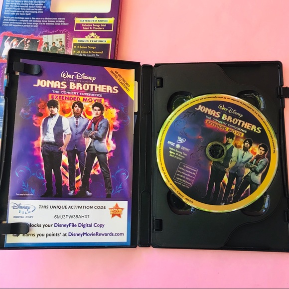 Disney Jonas Brothers The Concert Experience - Picture 3 of 7